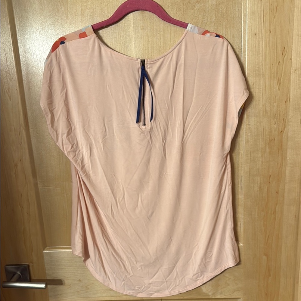 Market & Spruce Zayit Zip Back Top - Blush - Picture 3 of 3